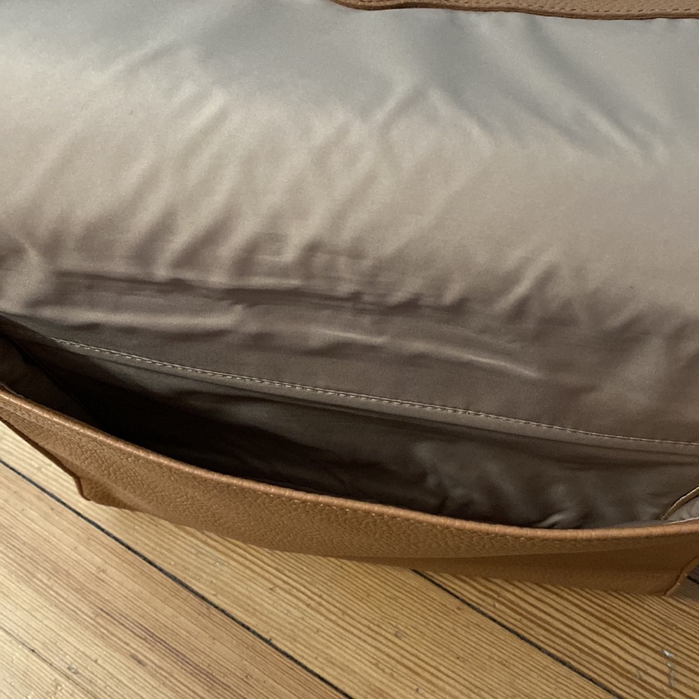 Freshly Picked tan crossbody - Picture 7 of 13